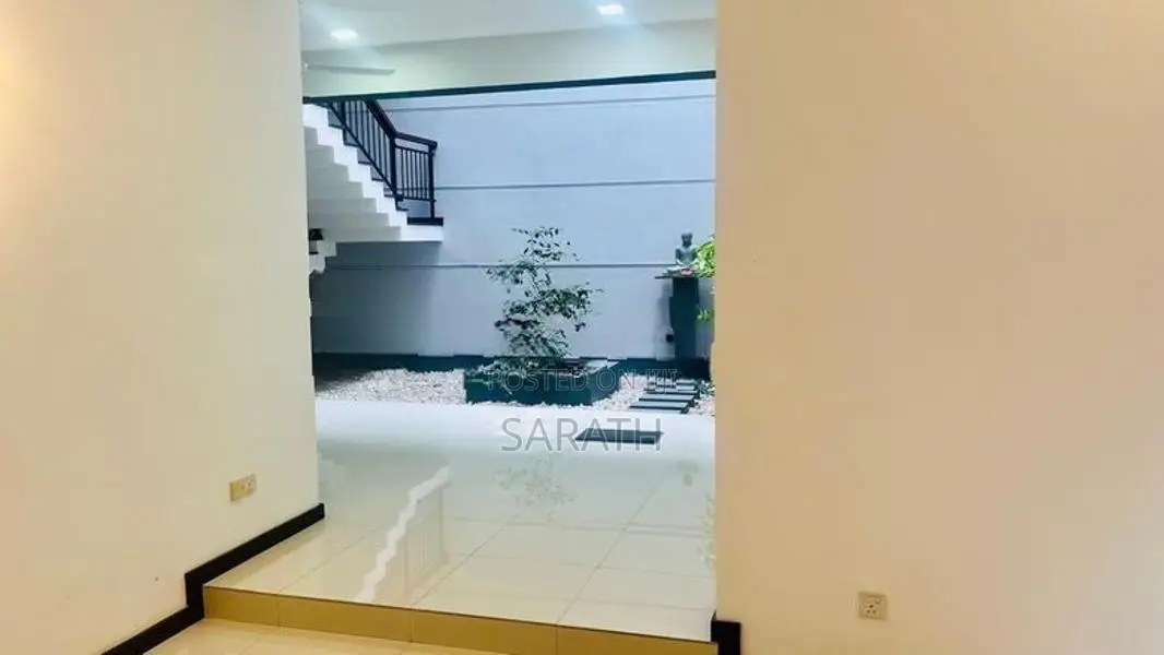 Luxury 3 Storied House In Boralesgamuwa