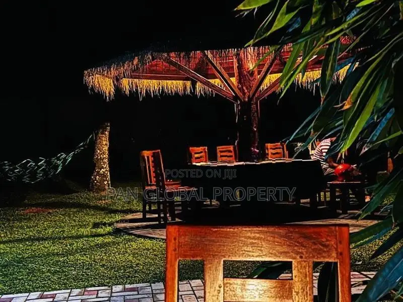 Hotel for Sale in Wadduwa