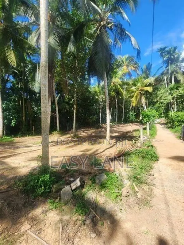 Land for sale in meegoda