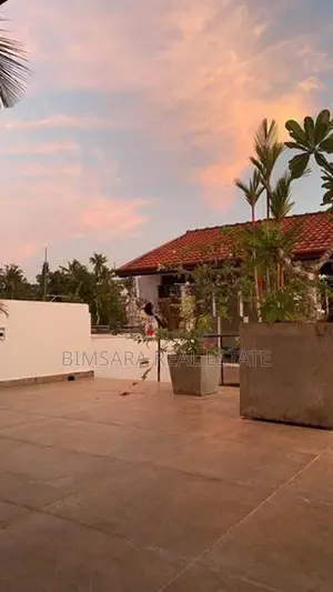 4BR Residence Overlooking Diyawanna Oya Tributary in Nawala | SH14694