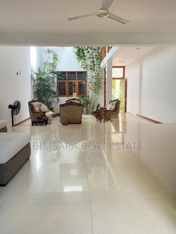 4BR Residence Overlooking Diyawanna Oya Tributary in Nawala | SH14694