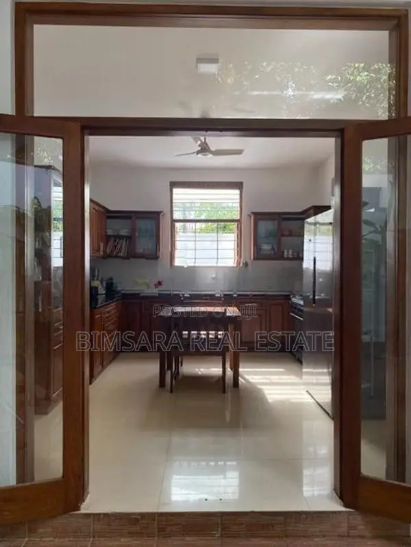 4BR Residence Overlooking Diyawanna Oya Tributary in Nawala | SH14694