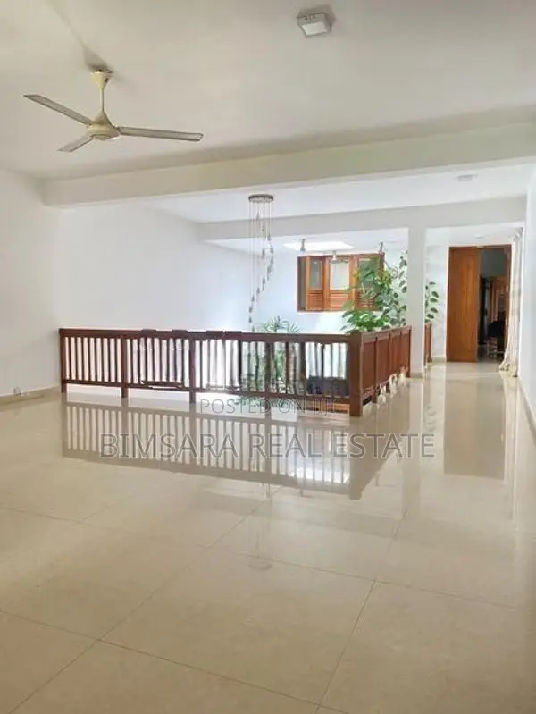 4BR Residence Overlooking Diyawanna Oya Tributary in Nawala | SH14694