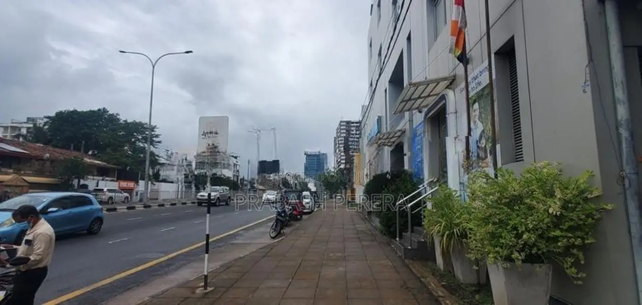 3 Storeyed House for Sale in Colombo 06.