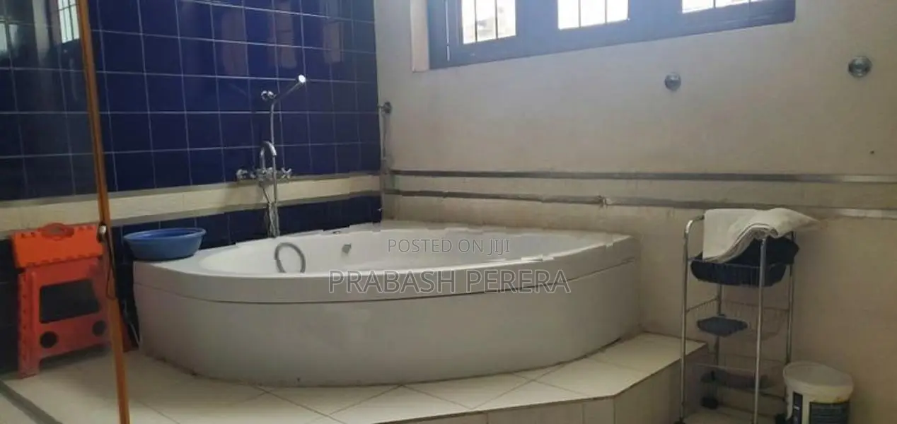 3 Storeyed House for Sale in Colombo 06.