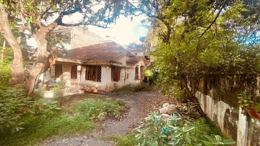 bare Land for Sale in bambalapitiya Landsite