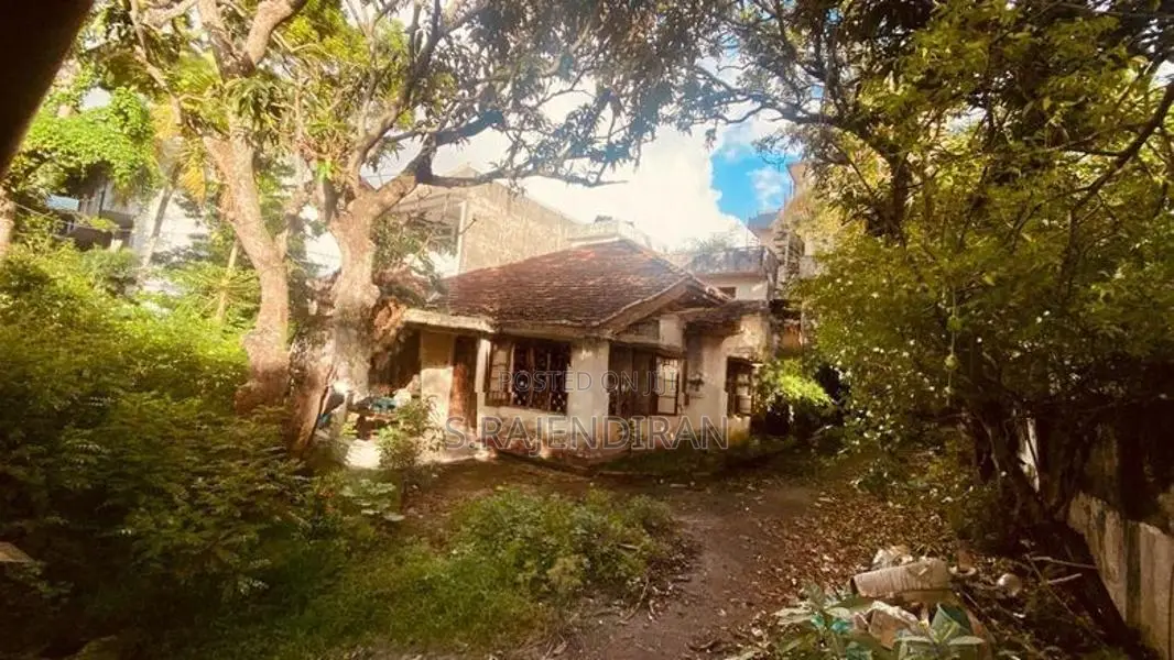 bare Land for Sale in bambalapitiya Landsite