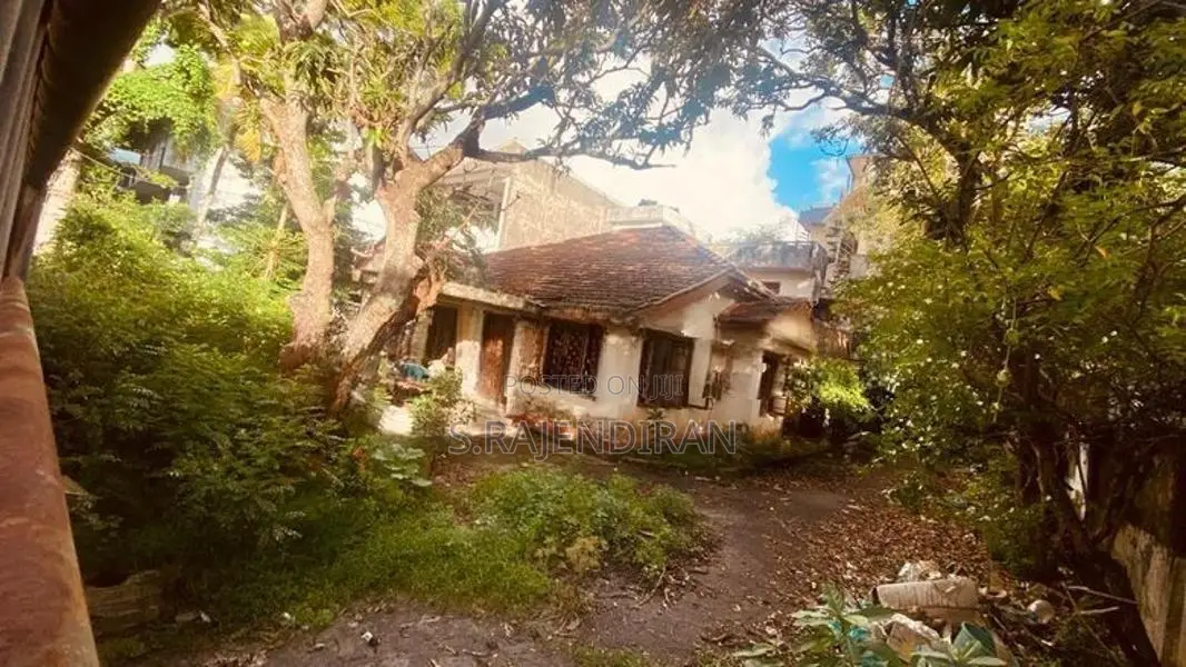 bare Land for Sale in bambalapitiya Landsite