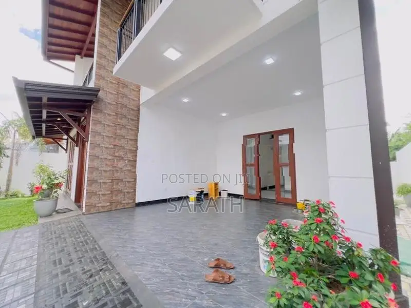 Spacious Luxury House Sale Malabe