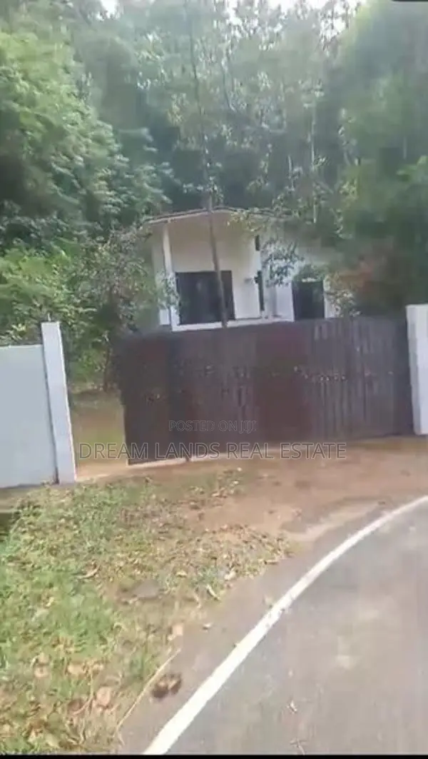 3BED HOUSE FOR SALE IN KANDY (SP1214)