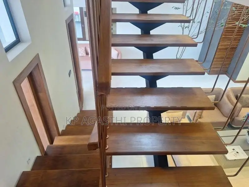 with fully furnitured luxury house for sale in Battaramulla