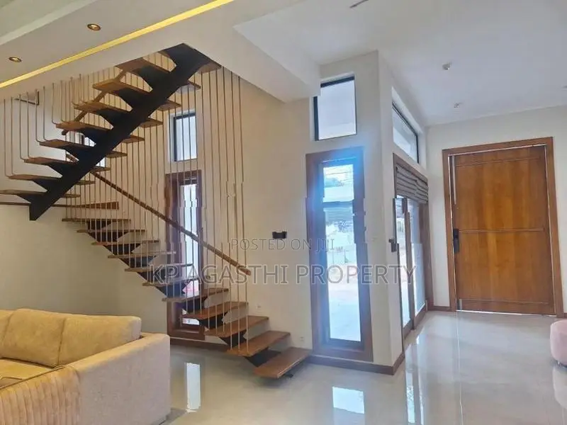 with fully furnitured luxury house for sale in Battaramulla