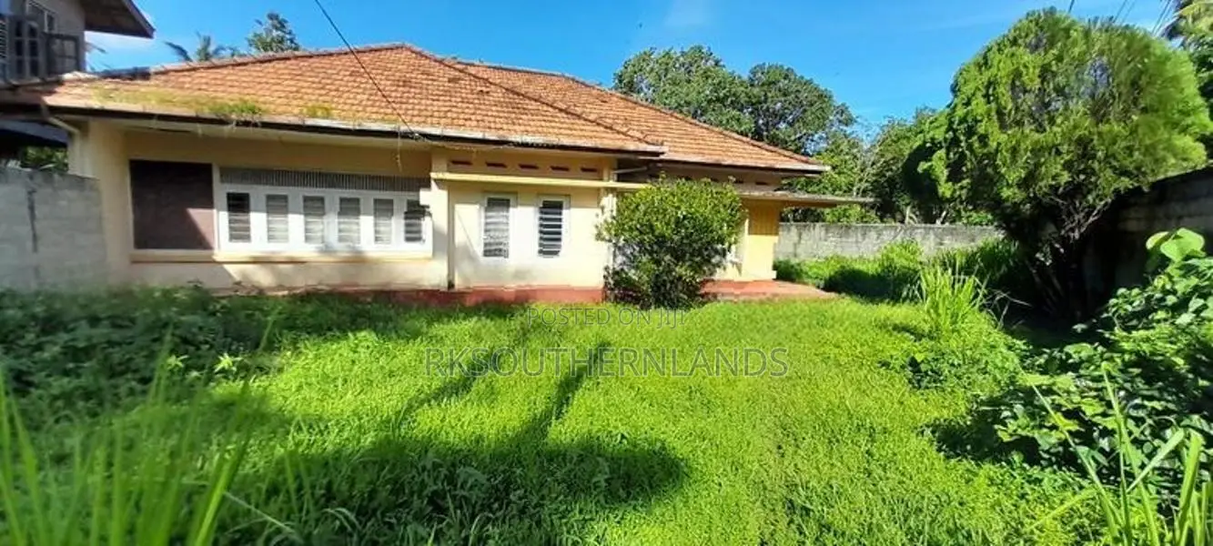 House for sale in wewahamanduwa matara.