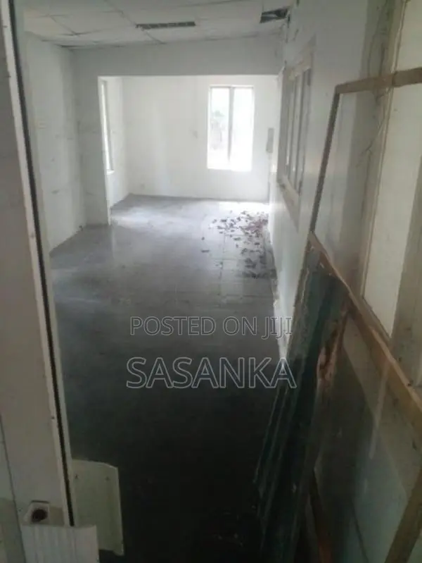 Battaramulla 3000Sqft 30 Perches WareHouse For Rent
