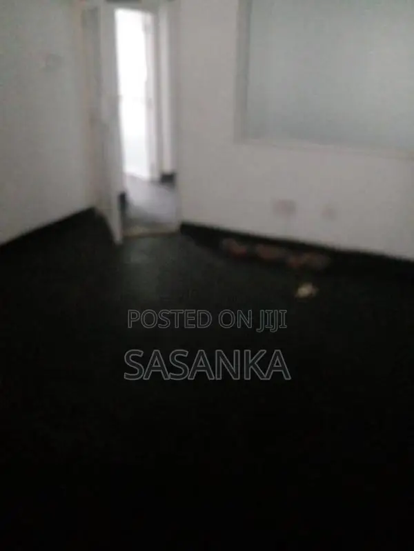 Battaramulla 3000Sqft 30 Perches WareHouse For Rent