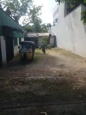 Battaramulla 3000Sqft 30 Perches WareHouse For Rent