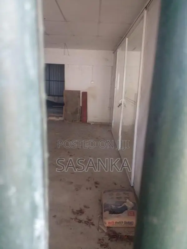 Battaramulla 3000Sqft 30 Perches WareHouse For Rent