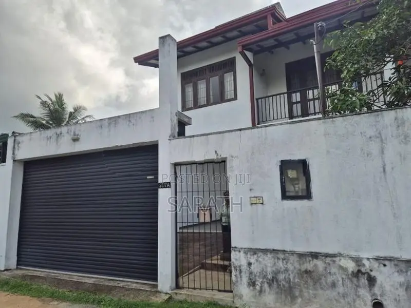Valuable House For Sale Athurugiriya