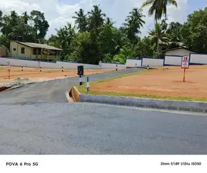 Land for sale at Athurugiriya with easy access to Colombo