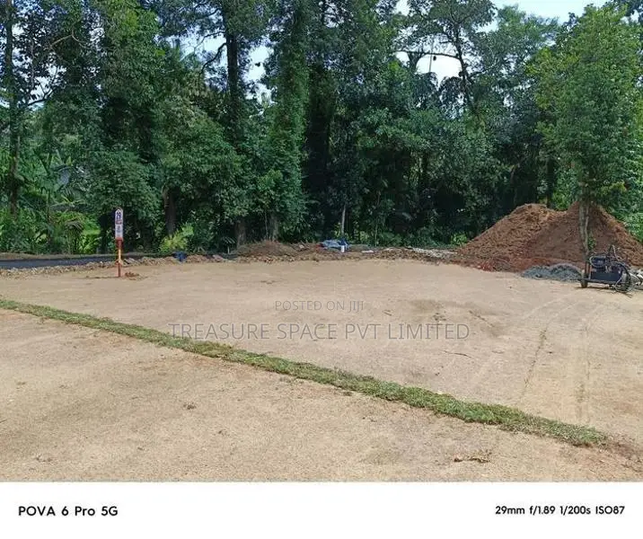 Land for sale at Athurugiriya with easy access to Colombo
