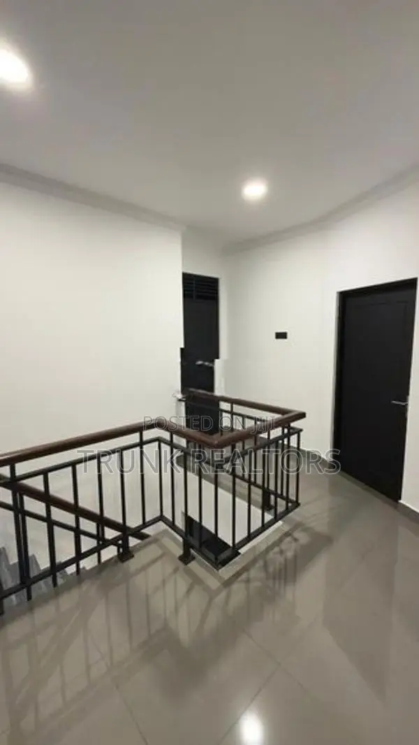 Moratuwa 04BR House For Sale (NK11300)