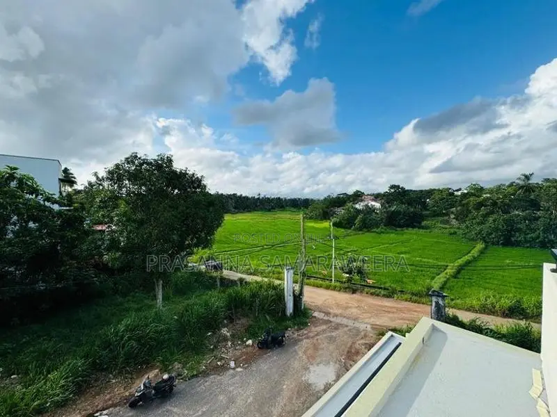 Brand New solid super luxury 2 Story House-piliyandala