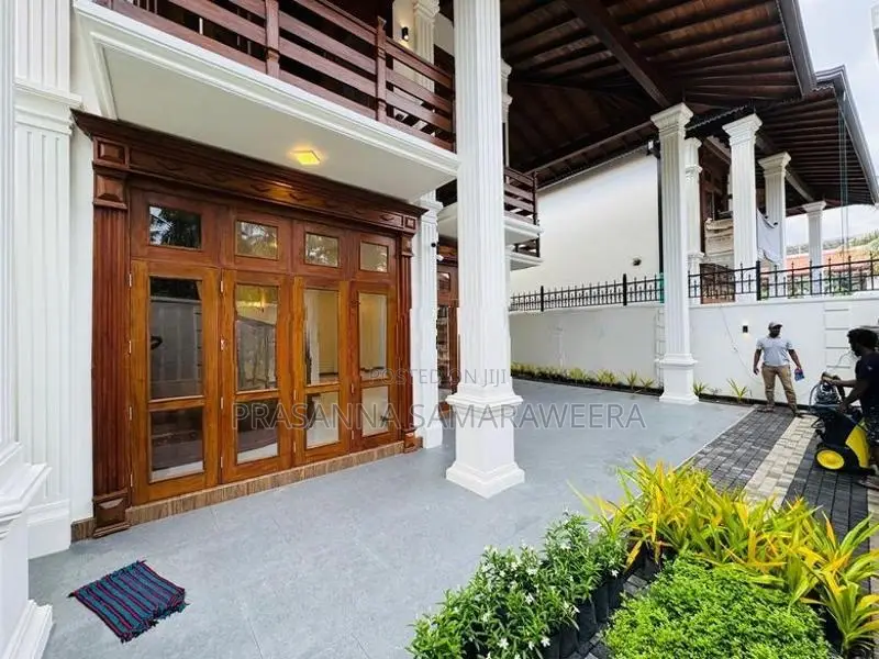 Brand New solid 2 Story House-piliyandala