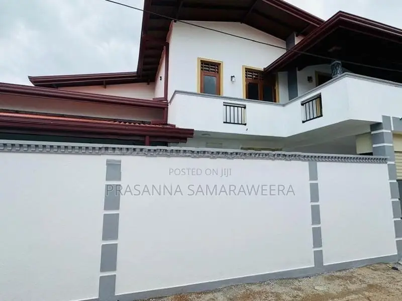 Brand New solid super luxury 2 Story House-piliyandala