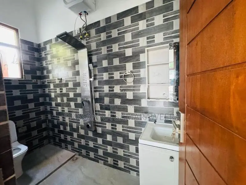 Brand New solid super luxury piliyandala