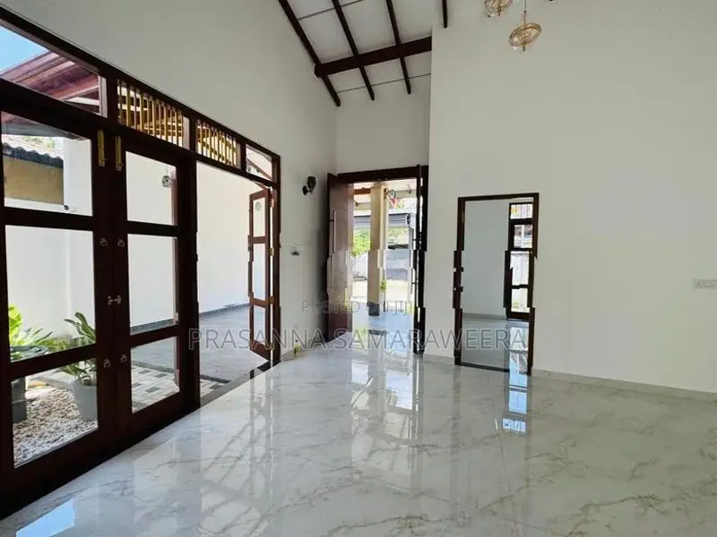 Brand New solid super luxury piliyandala