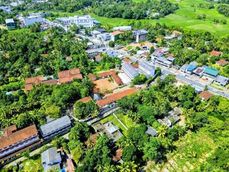 ⛳ නිට්ටඹුව නගර මධ්‍යයෙන් – වටිනා නේවාසික ඉඩම