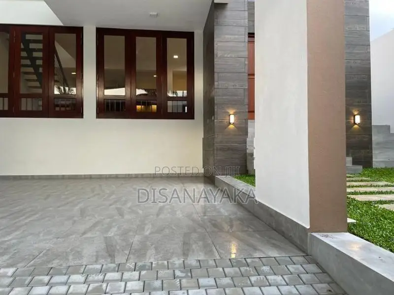 Super Luxury Two Storey House for Sale in Battaramulla Ds6700