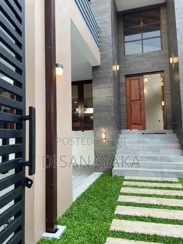 Super Luxury Two Storey House for Sale in Battaramulla Ds6700