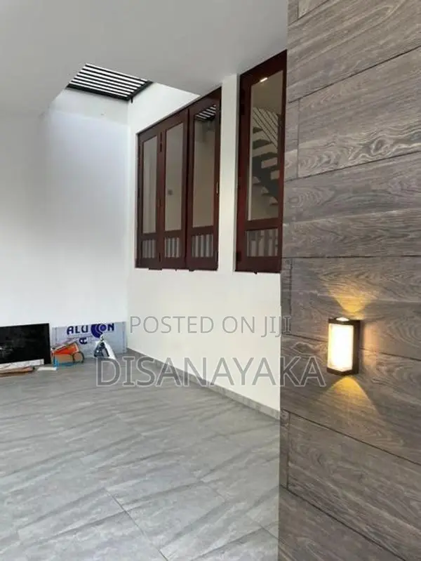Super Luxury Two Storey House for Sale in Battaramulla Ds6700