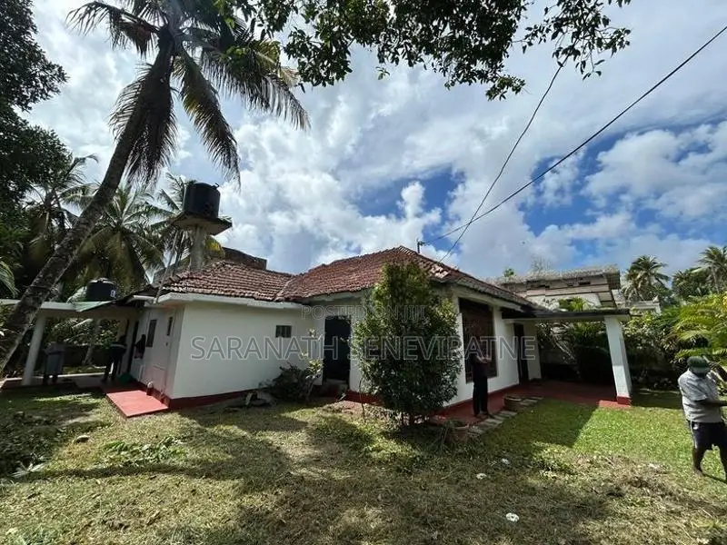 21-Perch Beautiful House for Sale in Arawwala, Pannipitiya