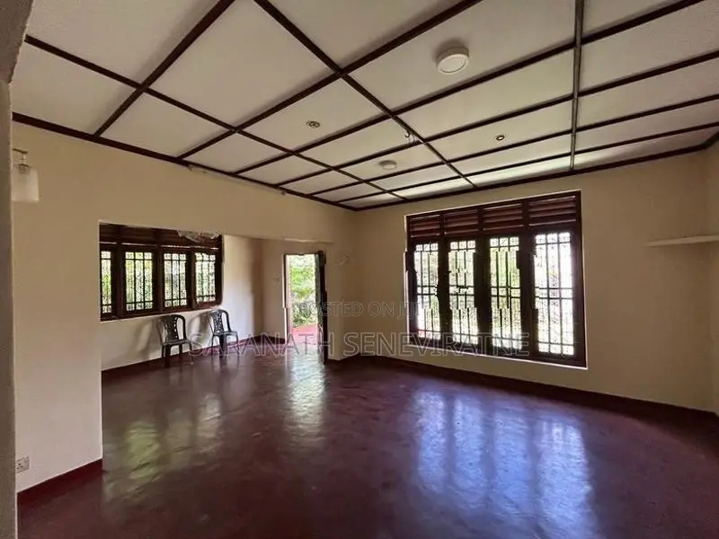 21-Perch Beautiful House for Sale in Arawwala, Pannipitiya