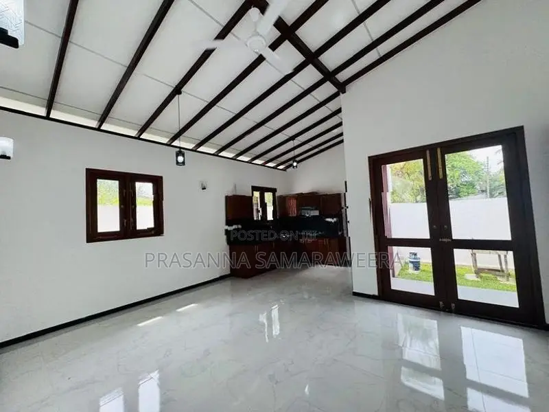 Brand New solid Modern super luxury piliyandala