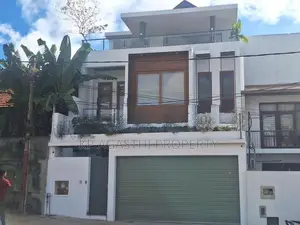 super luxury house with fully furnitured for sale battaramulla