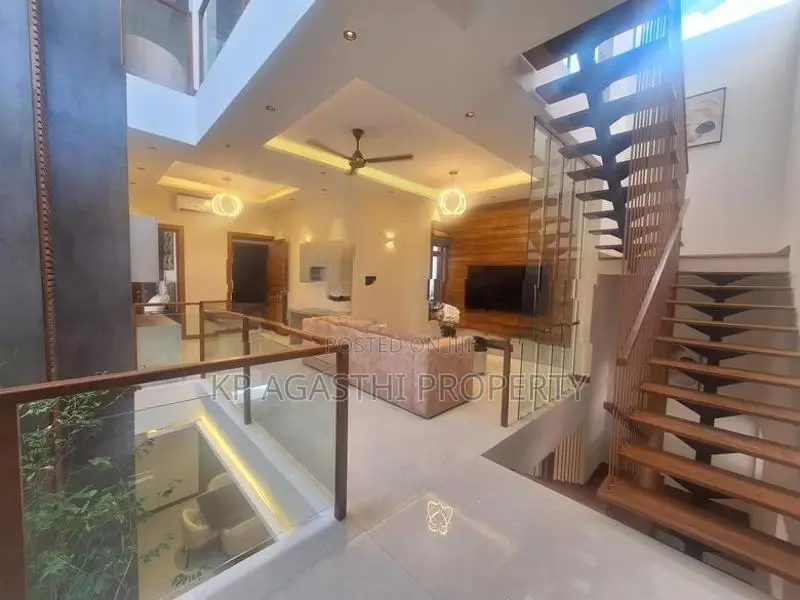 super luxury house with fully furnitured for sale battaramulla