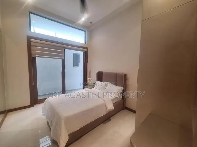 super luxury house with fully furnitured for sale battaramulla