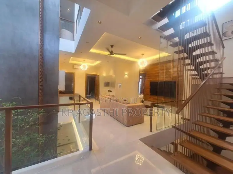 super luxury house with fully furnitured for sale battaramulla