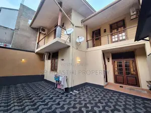 solid luxury house for sale in Battaramulla
