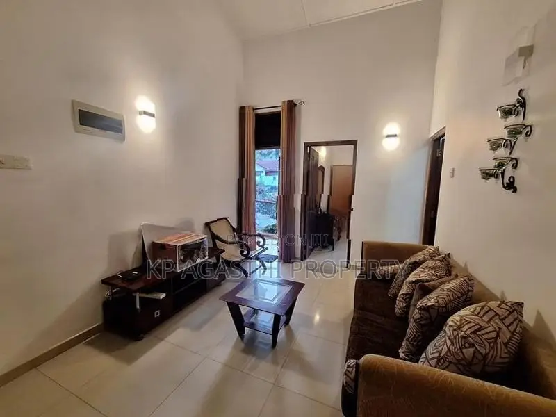 solid luxury house for sale in Battaramulla