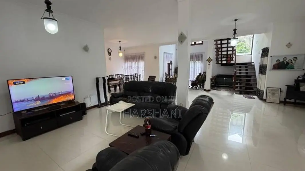 Solar Powered Spacious 3 Story House Close to Kohuwala, & Nugegoda