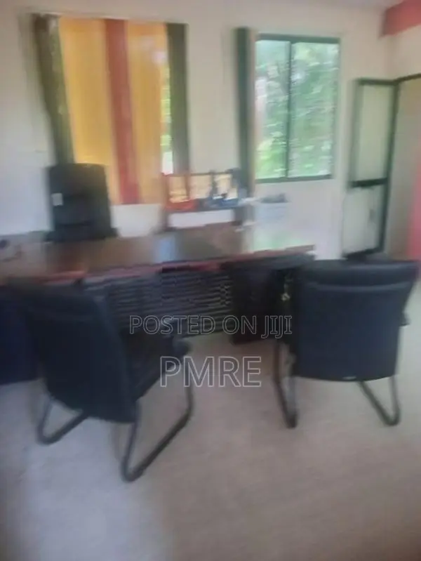 Building for sale in Nugegoda