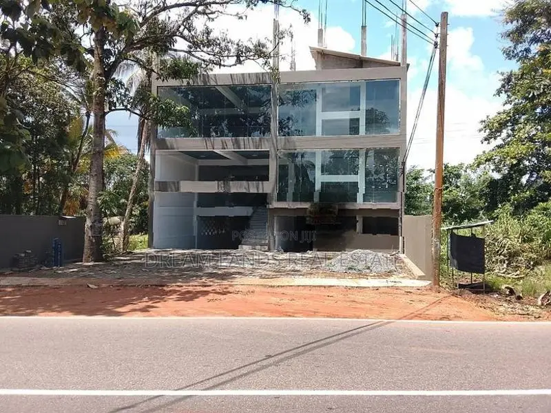 COMMERCIAL BUILDING FOR RENT IN DELGODA (SP1217)