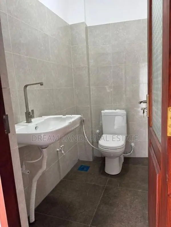 COMMERCIAL BUILDING FOR RENT IN DELGODA (SP1217)