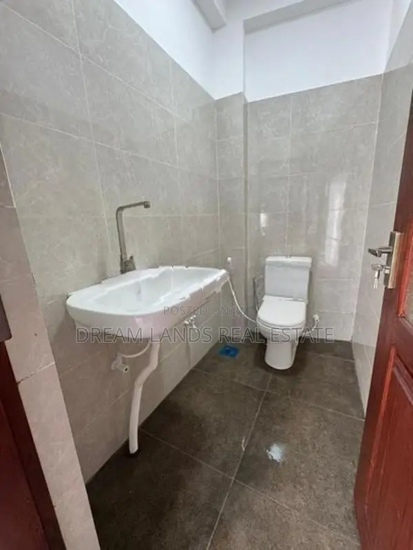 COMMERCIAL BUILDING FOR RENT IN DELGODA (SP1217)