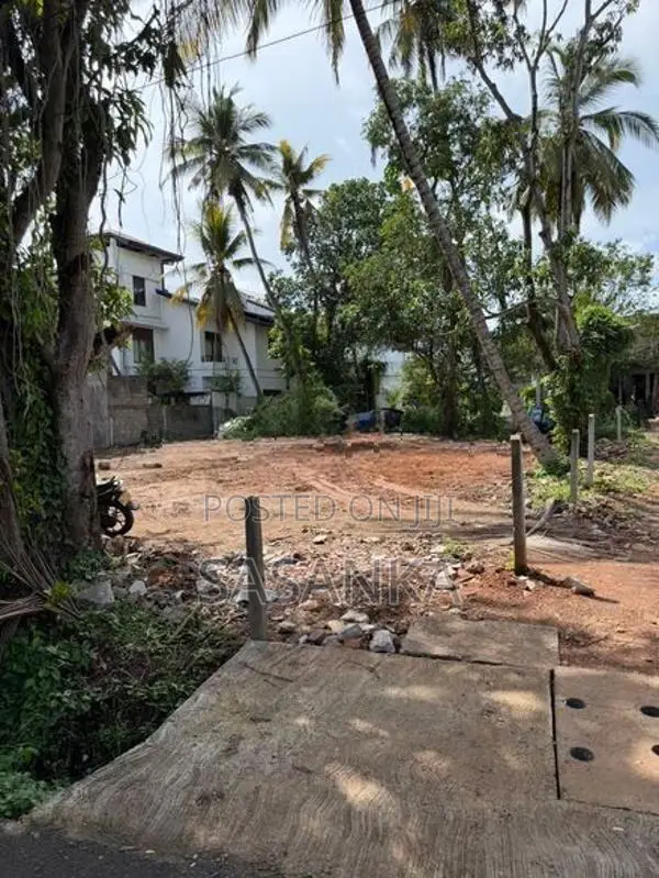 Rattanapitiya Andiris Mawatha 10 perches Two Blocks For Sale