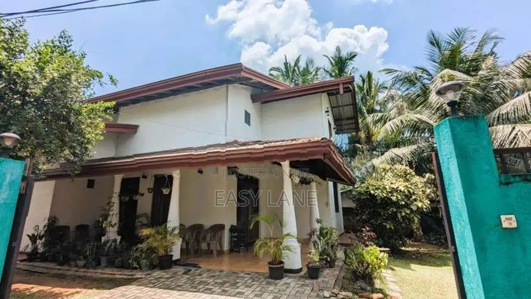 කඩුවෙල දෙමහල් අංගසම්පූර්ණ නිවසක්